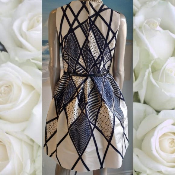 °$4,300 OSCAR DE LA RENTA GORGEOUS WHT BLK SILK BEAD SEQUIN EMBR RUNWAY DRESS 6 - Picture 8 of 11